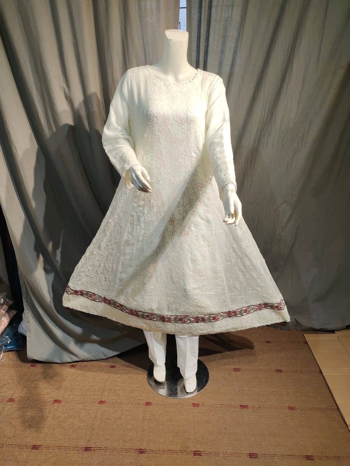 D-1091 Ivory Floral Embroidered 3-Piece Suit